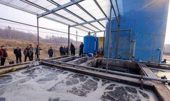  [设备]农村养猪几百头，粪便不会处理惹人愁，这种设备处理或可