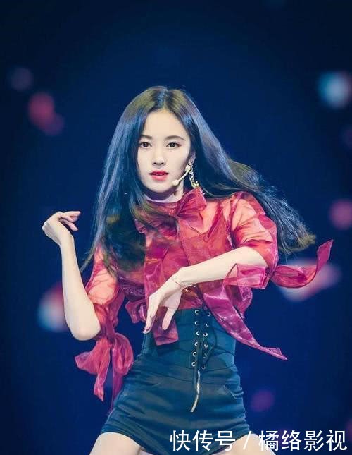 鞠婧祎短裤热舞,这么窄的短裤还要绑着,网友:小蛮腰太吸睛了