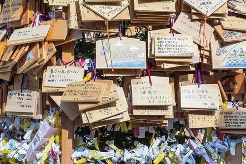 日本神社出现中文祈福牌，祈福内容成亮点，网友直呼：太有喜感了