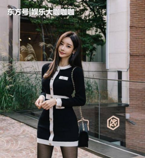  短袖|街拍：靓女如云的小姐姐，一件白色短袖配黑色半身裙，气质优雅美