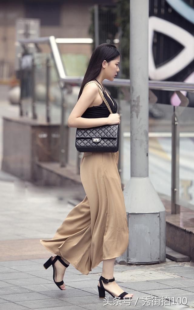 街怕：靓丽的一抹连衣裙，助你浪漫一夏！