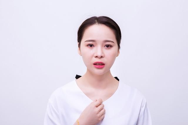 婚前，我送了堂弟一辆自行车，爸妈在我的婚礼上散布我的谣言