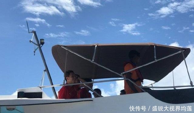 国足抵达马尔代夫 乘坐交通快艇前往下榻酒店