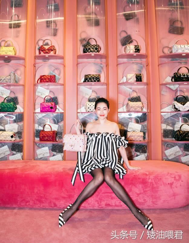 小S包紧身包臀裙性感炸裂,“揩油”林更新,网友:林狗一脸享受