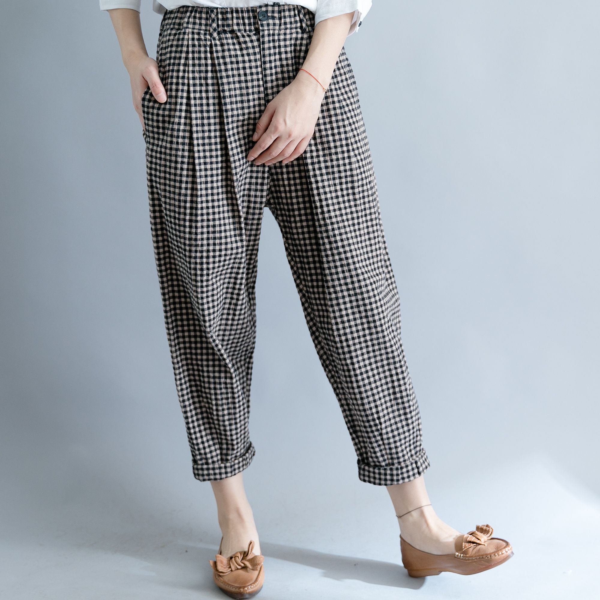 7080后女人，秋天别又傻傻穿裙!穿精致减龄“漫步裤”，才美