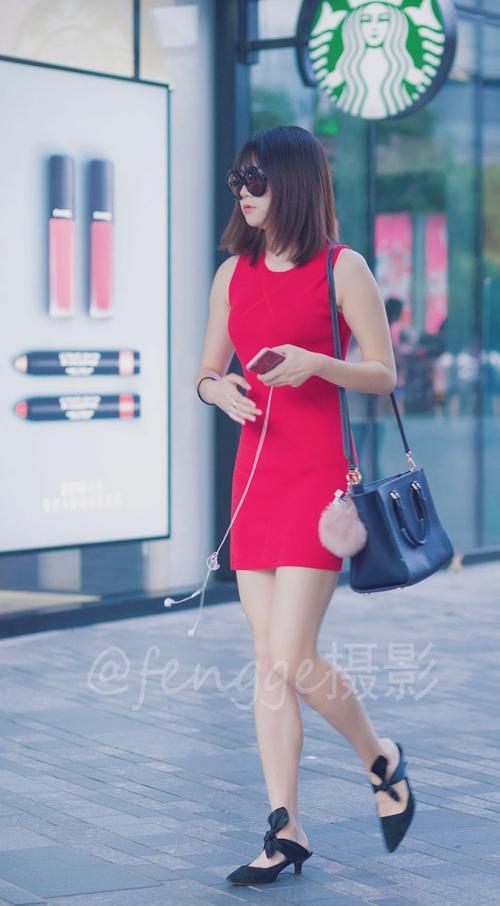 街拍：十张最新出炉的三里屯街拍，时尚、精彩、有看点