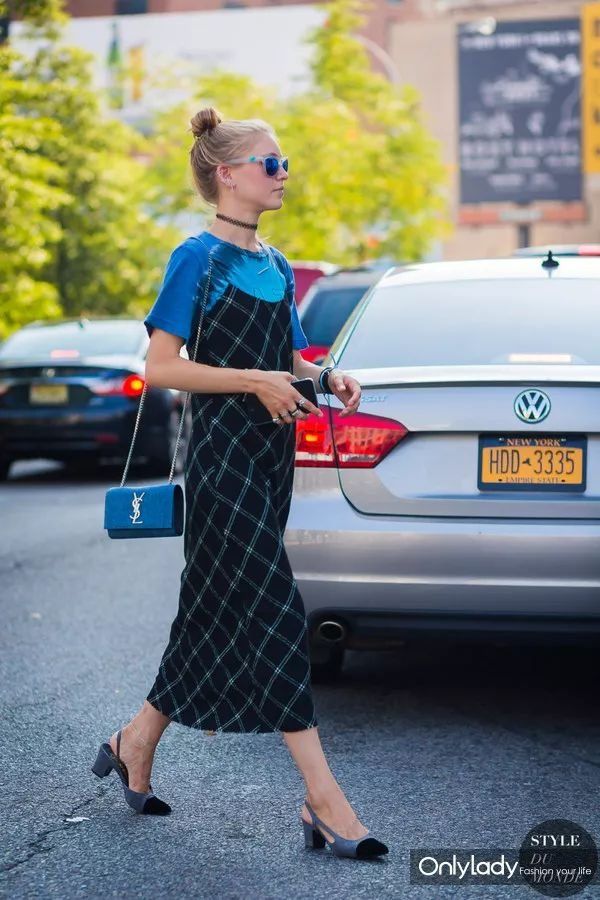 我最喜欢你什么样子?穿连衣裙的样子!