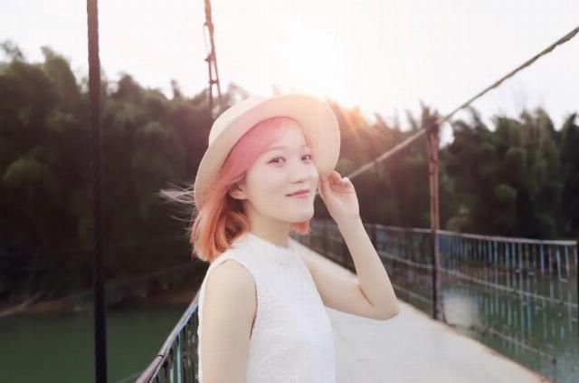  【情敌】长脸、男相却仍然甜美娇憨，她曾是全球女性的情敌...
