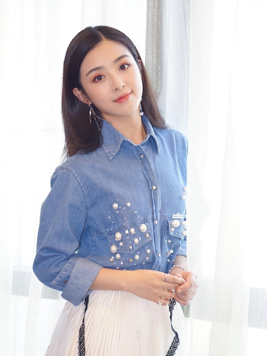 29岁张含韵剪了短发造型秒变土大妈，网友:还真不是谁都适合短发