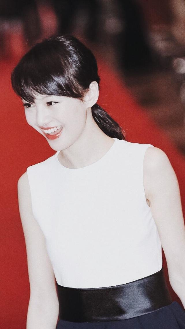 郑爽再次遭抹黑，郑爽爸爸坐不住，发微博澄清！