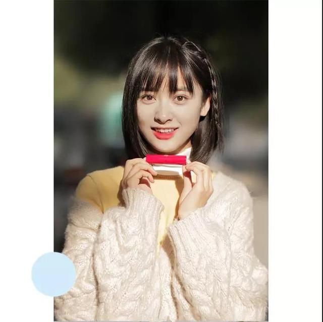 高圆圆清爽短发占据热搜榜，网友：剪了短发的高圆圆减龄又少女！