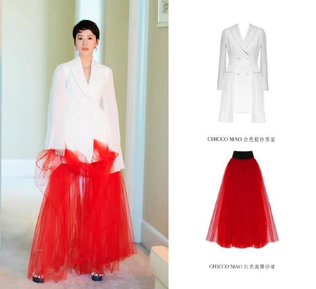 海清出席活动亮点满满，黑西装和领口的镂空，都没这条印花裙抢镜