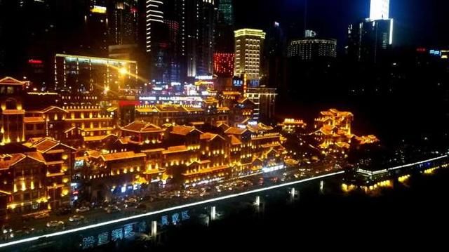 中国最繁华的“夜景城市”, 不是北京，不是上海，而是这座城市