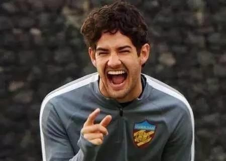 帕托表白迪丽热巴终于获得回应,网友:赚钱可以