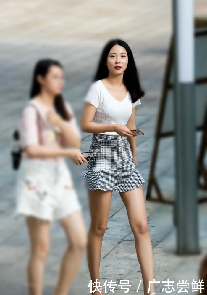  配长|街拍 短裙配长腿, 这种fell你可hold住