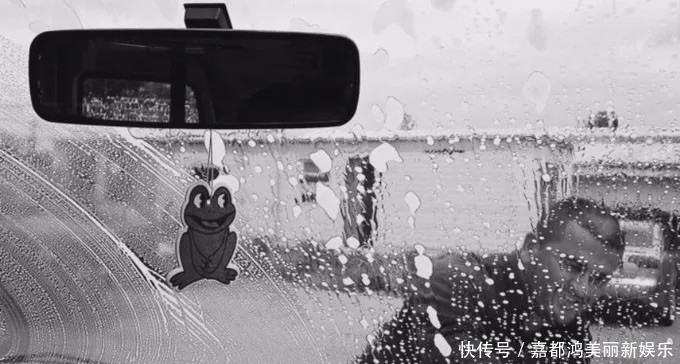  摄影师■对摄影师而言，摒弃色彩会让视觉效果更加纯粹