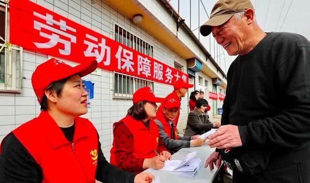 下岗职工60、70后交不起社保金，到退休年龄后该怎么办退休？