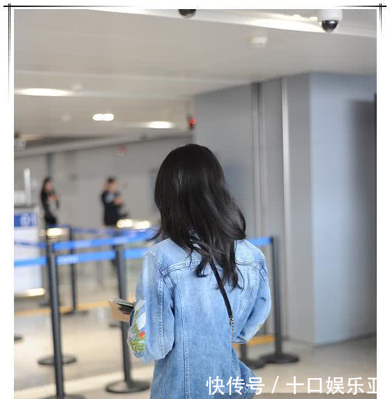 110斤蒋欣与85斤张韶涵同穿紧身仔裤，网友看完瞬间不敢吃饭了