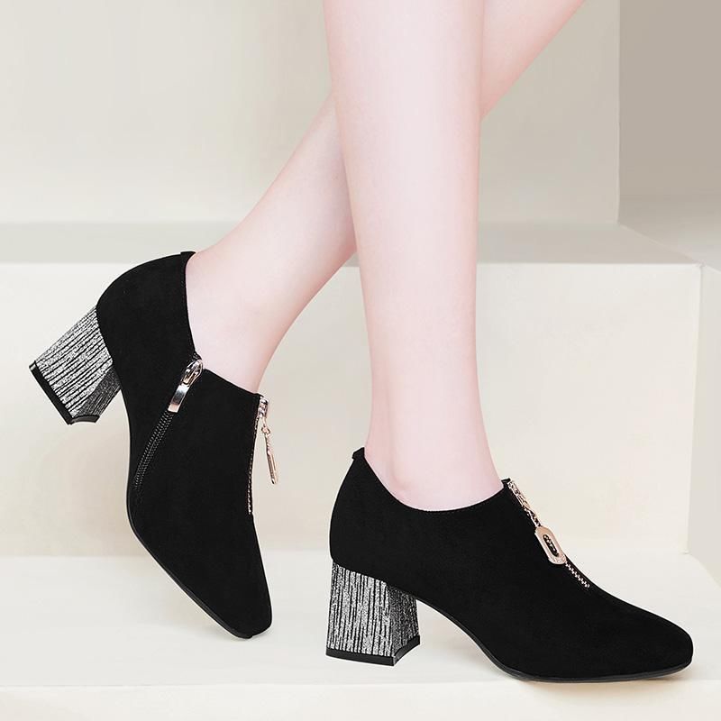 成熟女人最爱的“高跟鞋”，柔软洋气不累脚，妈妈可喜欢了