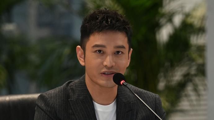 疑似黄晓明一条朋友圈 他身边的明星都捧场 但网友并不“买账”