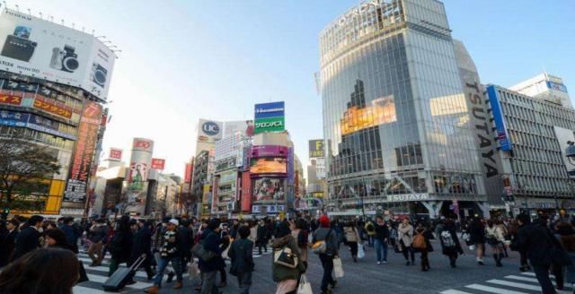  「最多」全球人口最多的城市，比北京还多1600万人，每天交通犹如春运