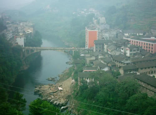 中国最有面子的县城,高铁绕个大弯也要经过这,是你的家乡吗?