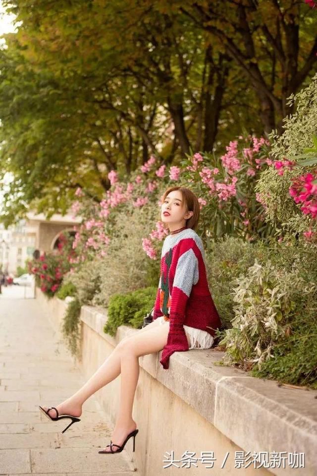 阚清子30岁，景甜也30岁，二人同穿短裤，网友：这腿根本没法比！