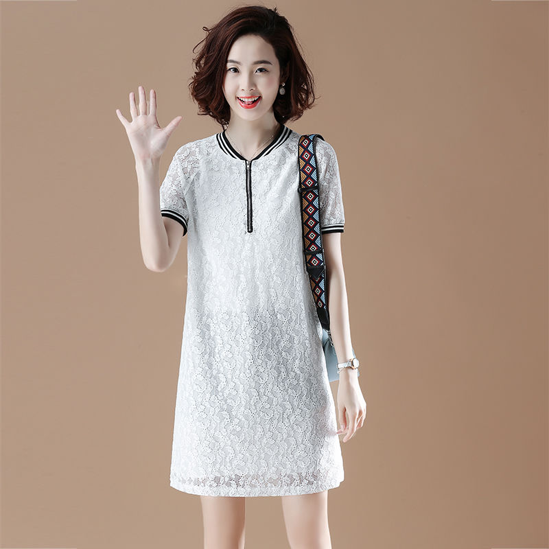 40岁!我真没故意装嫩，全靠穿这蕾丝裙，真迷人!女人味挡不住