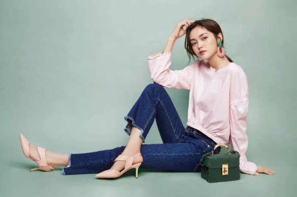 GIRDEAR哥弟2018夏季新款尖头高跟鞋 为日常着装添点新意