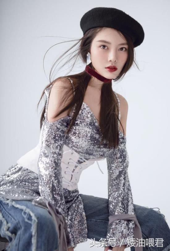 徐冬冬的鞋子绝了！加塑料带变防水靴，脚趾却露出来，还能防水？