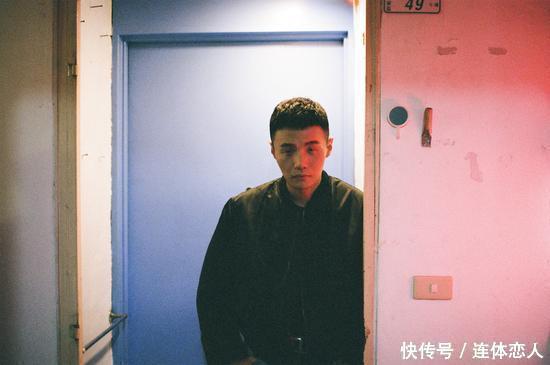 李荣浩推五专首部曲:迷你专辑《王牌冤家》