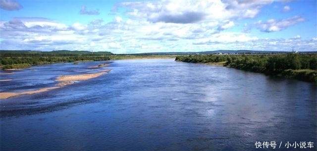  我国：中国有条河流：比长江大、水量是黄河的七倍，但不是我国