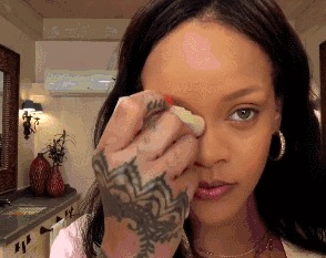 同时撞脸倪妮蕾哈娜是什么感受?