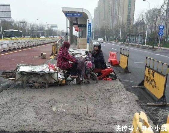 搞笑gif图片笑话段子:这孩子,才上小学二年级就