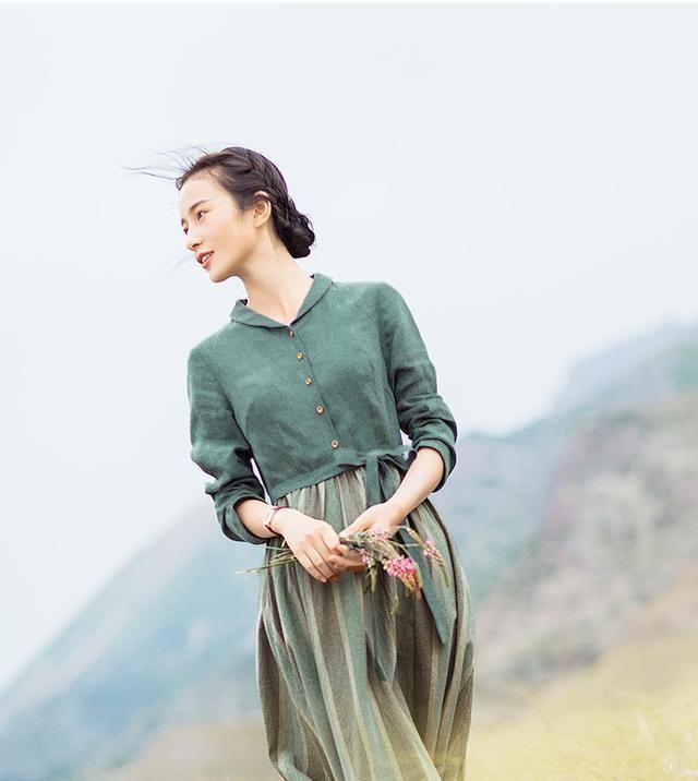  #穿搭#奔四女人建议这么穿,洋气显嫩,尽显曼妙身姿