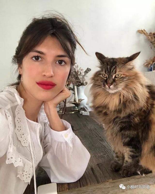 法国女人看起来简约优雅的秘密是?让巴黎超人气部落客告诉你