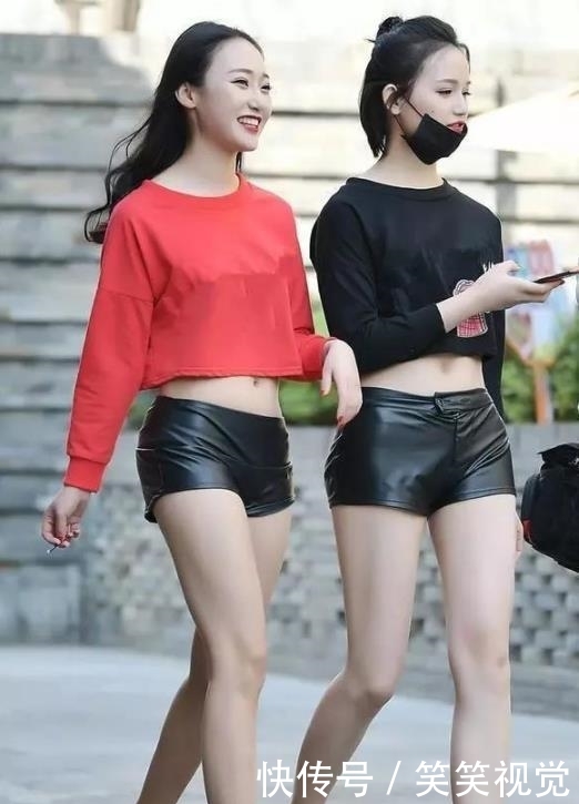 美女@穿搭紧致,展现曼妙的身姿!,美女街拍:时尚可爱的小姐姐
