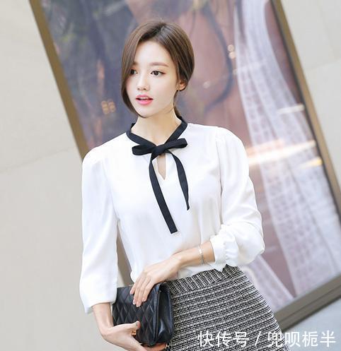  「舒适」都市韵味的紧身裙美女，穿出女性最美姿态！