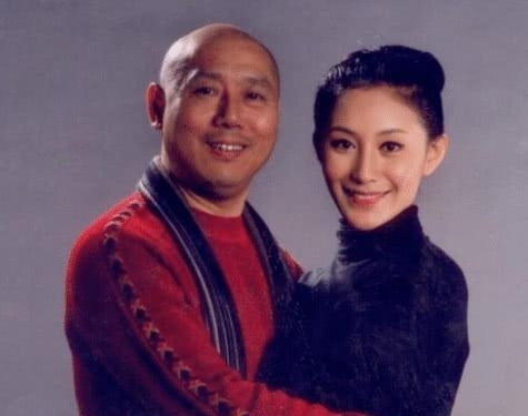 「家具」他才是娱乐圈的隐形富豪,一套四合院紧挨着故宫,家具都价值连城