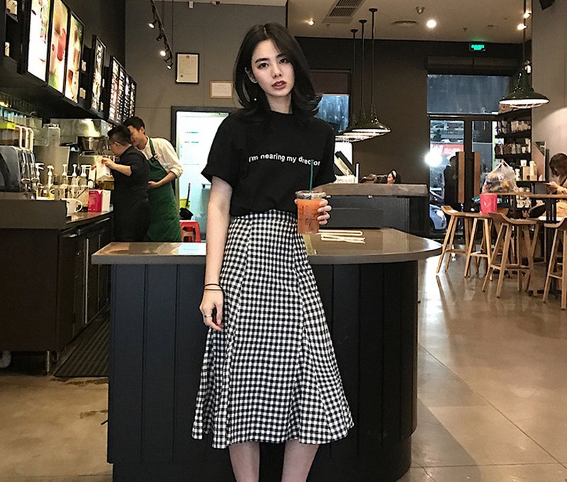 难怪小个子老婆把高跟鞋都扔了！晚晚风装+平鞋，上身既显腿长