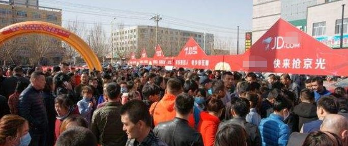 农村“新五毒”已经开始蔓延，农民很是头疼谁来管管