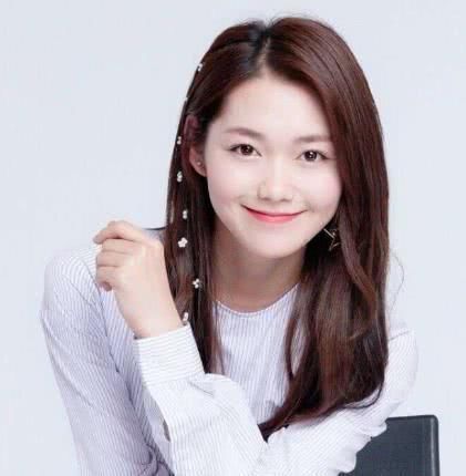  #成绩#今年要高考的明星真多，两位妹妹令人期待，当红女团成员也要参加