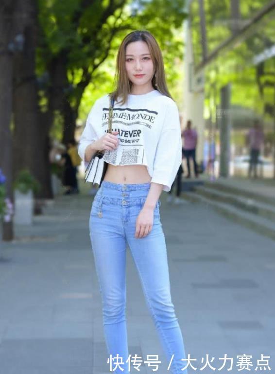  「绝望」街拍穿搭绝望掩埋了希望，时间带着假象流淌！