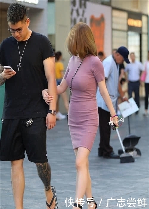  再搭配上|紫色百褶连衣裙，女神般的气质，网友：我心动了！