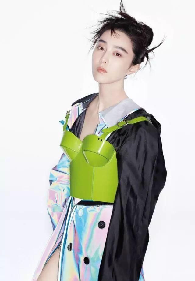 这种“辣”眼睛的穿法又要火了，杨颖范冰冰都这么穿，你敢穿吗?