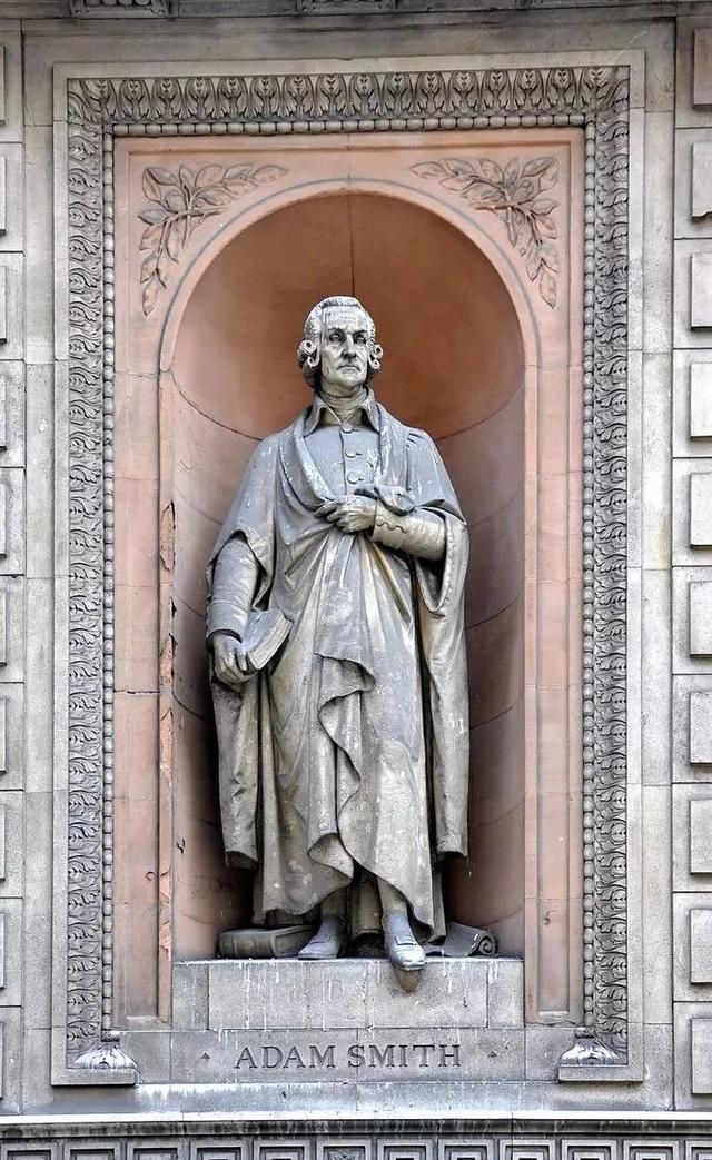 坤鹏论：经济下行税却猛增奔万亿 轻税简政才是出路