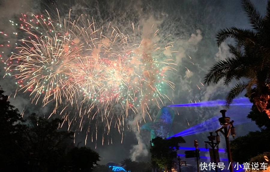 国内有处“海洋王国”门票300多，晚上看烟花，游客：值回票价！