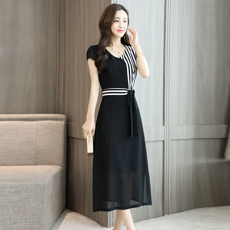 聚会一定要挑款，得体精致，显身材的连衣裙，想不艳压群芳都难