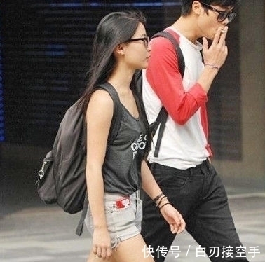  『美女』美丽动人的美女街拍：清澈甜美的美女，给你清新的感觉
