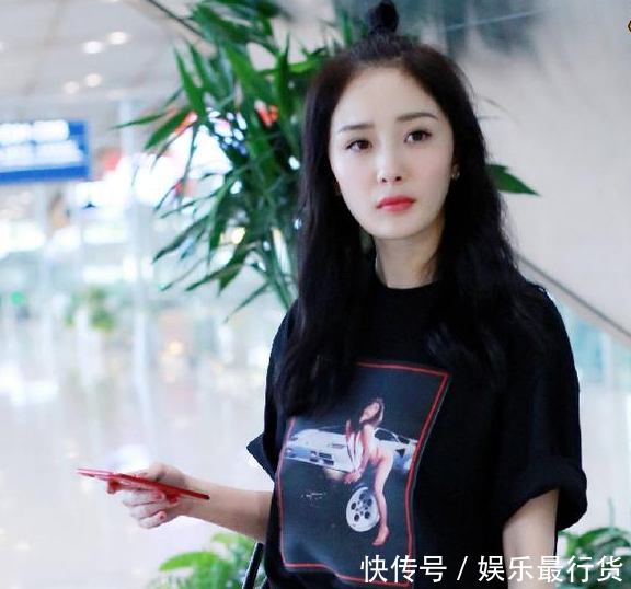 杨幂弄了个丸子头,好比整容,网友:三万块一天造型师没白花!